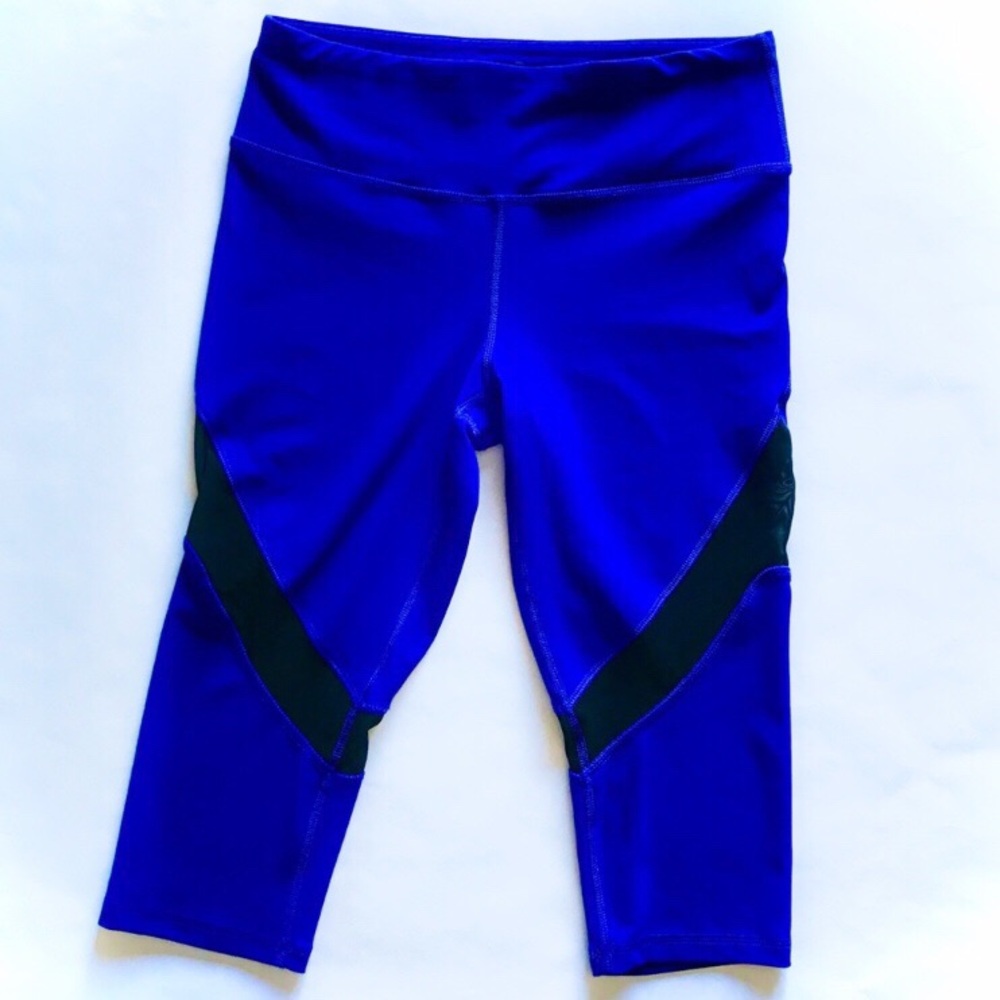 Velocity - Cropped Leggings